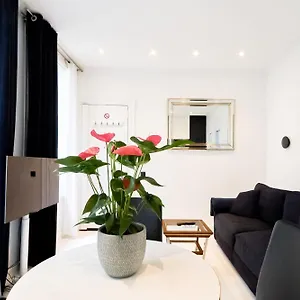 Champs-Elysees Executive Apartment Parigi